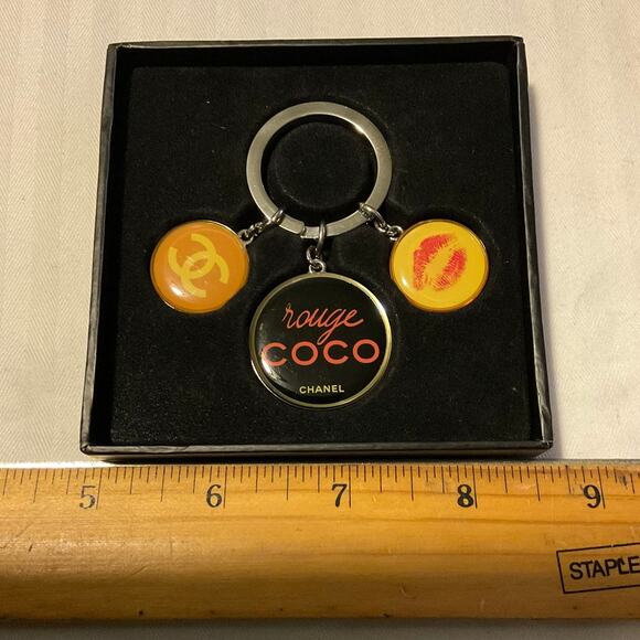 Chanel Coco Crush Coco Mark Novelty Rouge Keychain Keyring Silver with Box - Picture 9 of 9